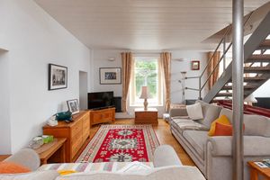 Sitting Room_TOS(1)- click for photo gallery